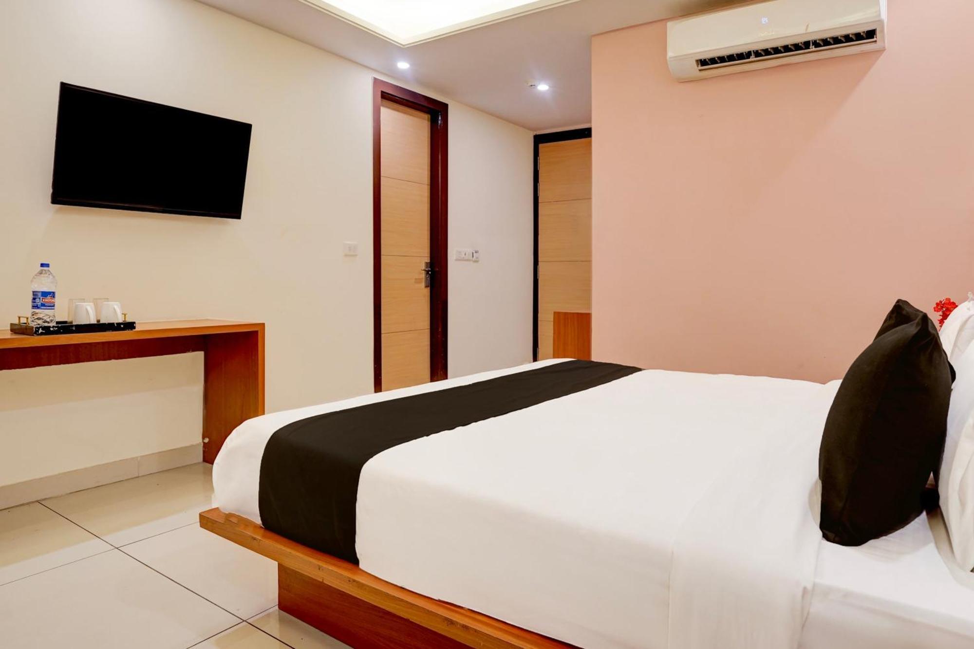 מלון ניו דלהי Super Townhouse Airport Road Delhi מראה חיצוני תמונה