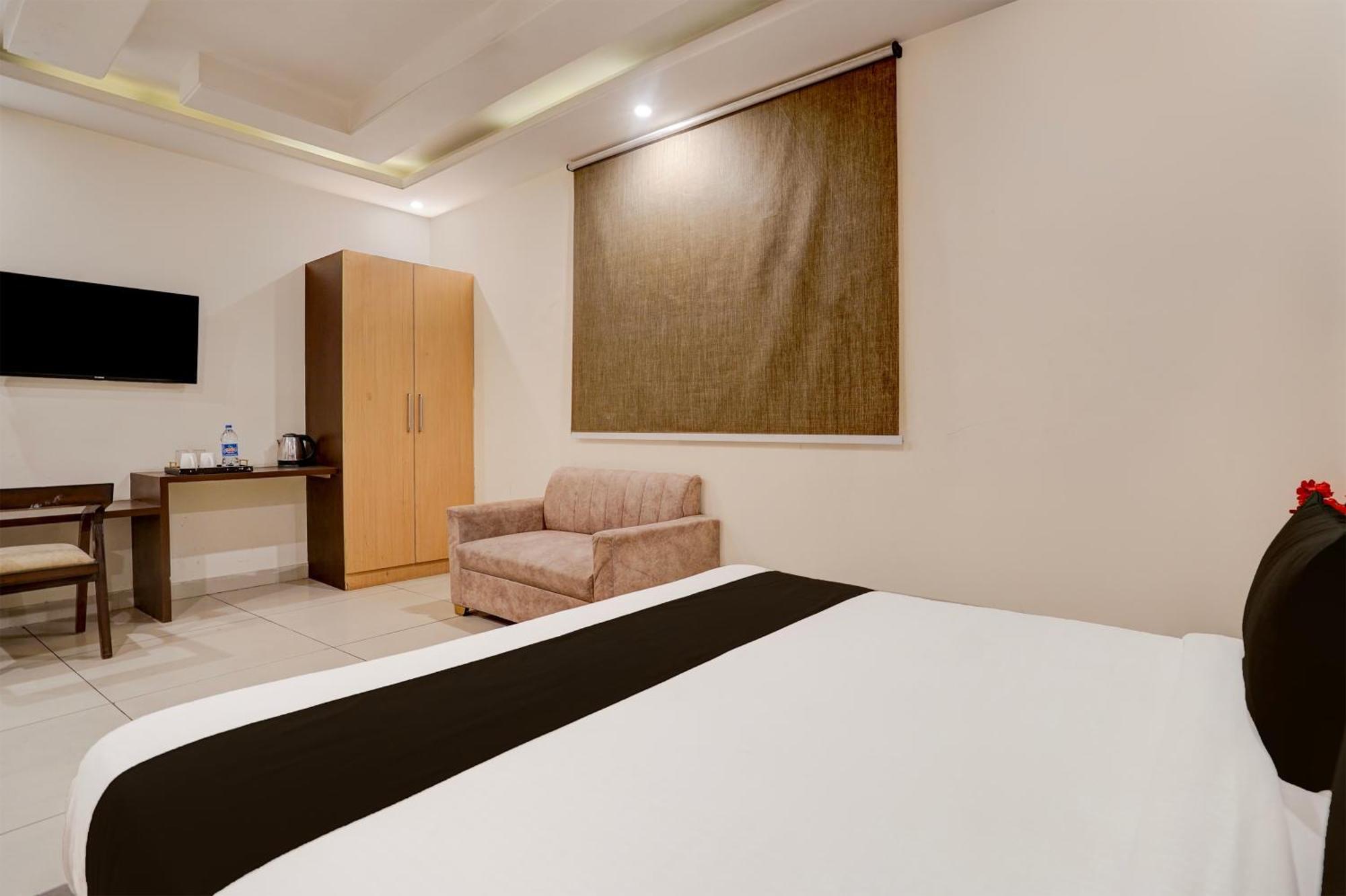 מלון ניו דלהי Super Townhouse Airport Road Delhi מראה חיצוני תמונה