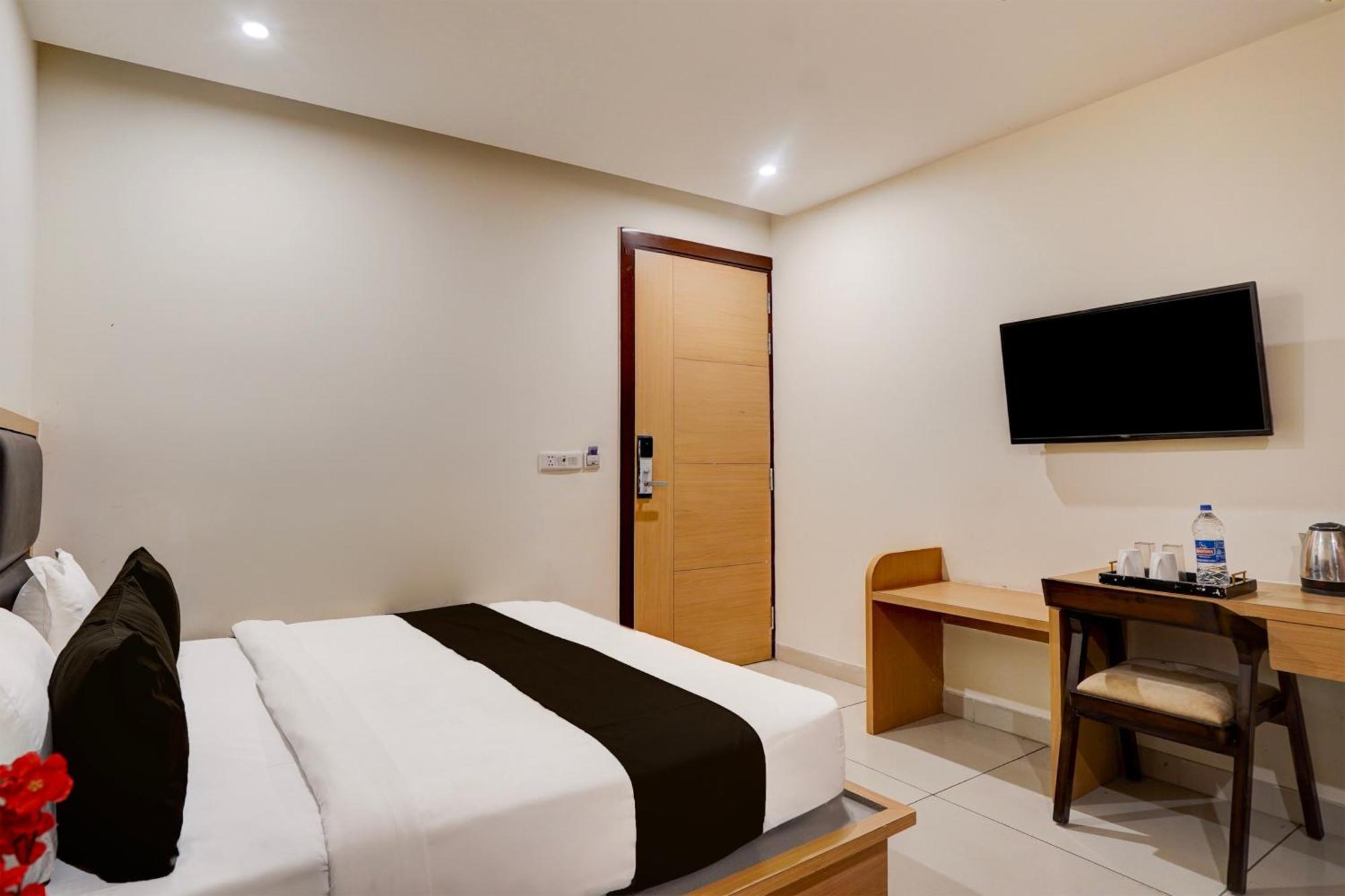 מלון ניו דלהי Super Townhouse Airport Road Delhi מראה חיצוני תמונה